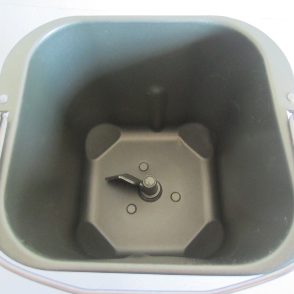 West Bend "Perfect Timing" Bread and Dough Maker pan & Paddle for Model #41026 - Picture 6 of 12